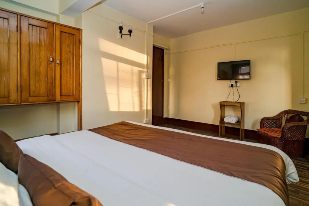 Magpie Mall Road Residency ( MG-MARG )
