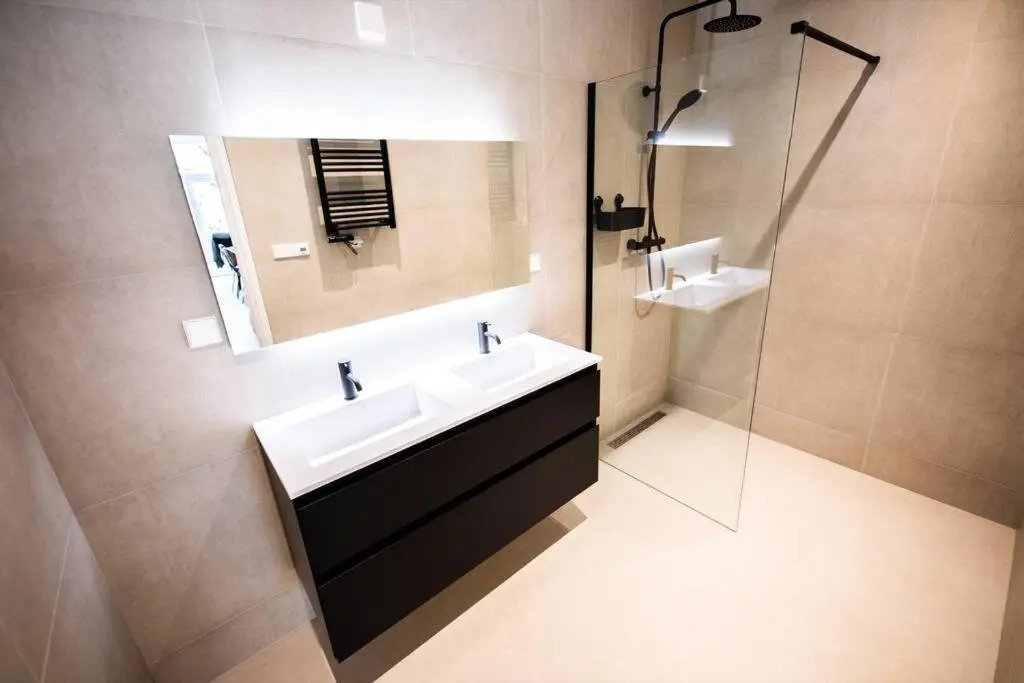 Amazing 1 Bedroom Serviced Apartment 53m2 -NB304A-