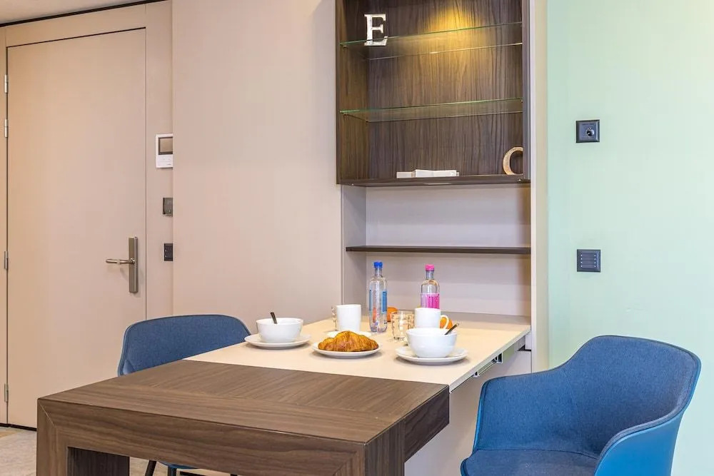 Icon H 303 Suite Micro-living
