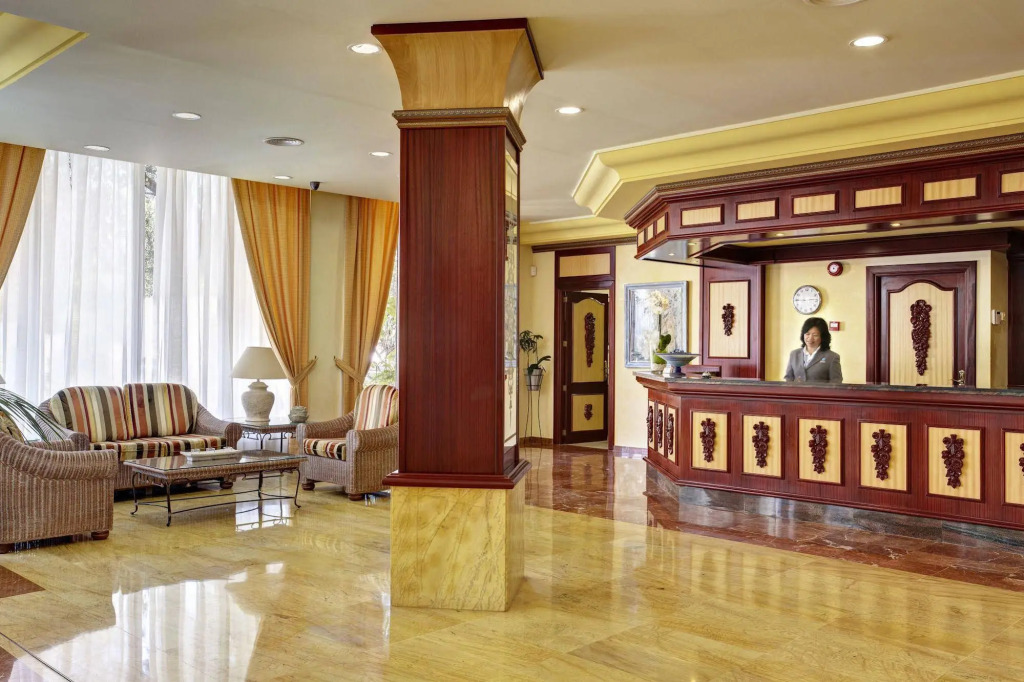 Grupotel Santa Eulària & Spa
