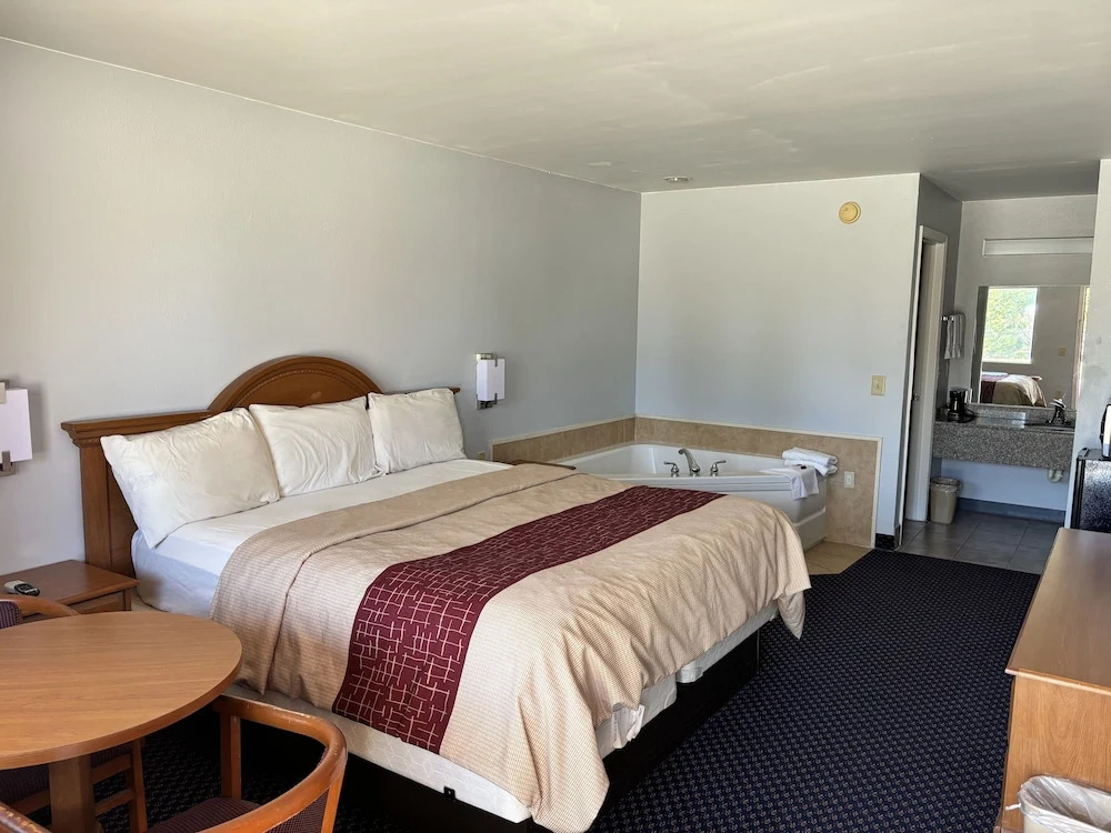 Clairmont Inn