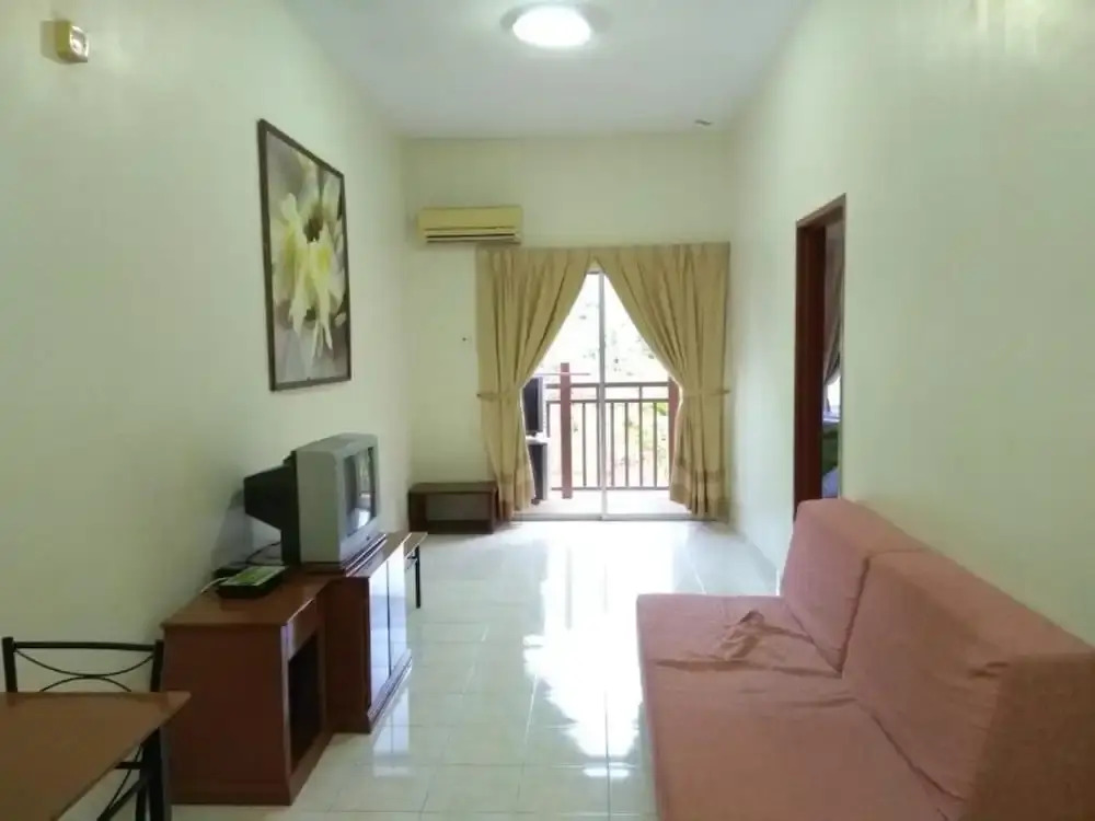 OYO HOME 90301 Suria Service Apartments @ Bukit Merak Laketown Resort
