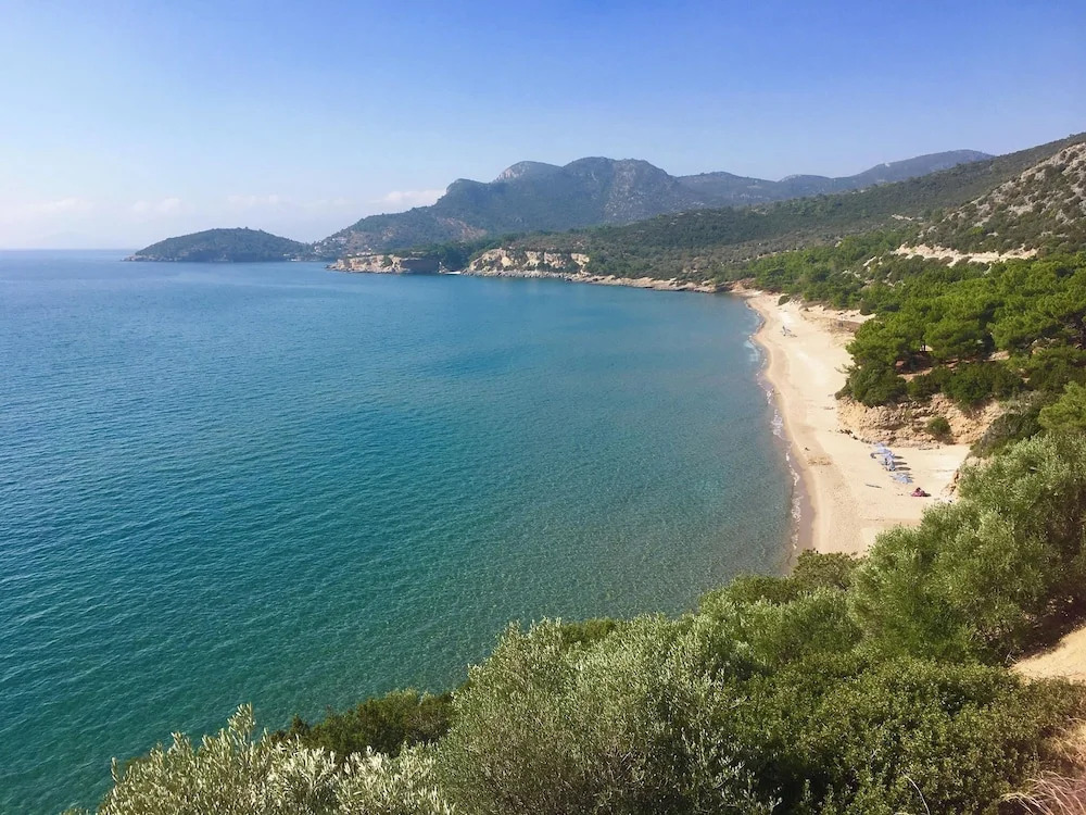 Holiday Apartment With sea View and Mountains View