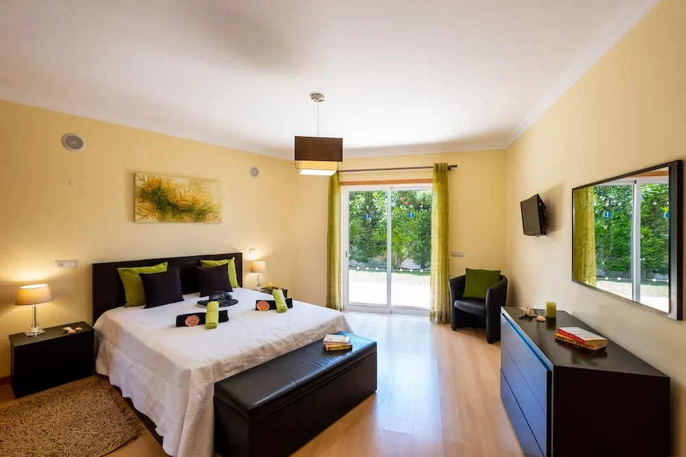 Villa Laguna - Moradia relaxante com piscina aquecível e BBQ - Albufeira