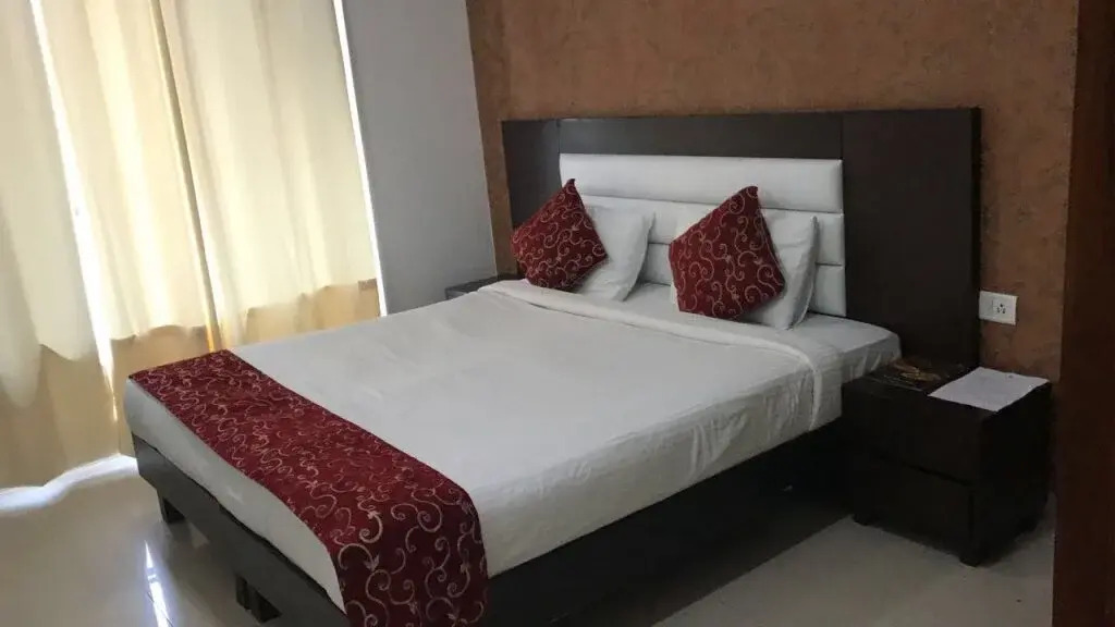 Urban Suites Palm Beach Road