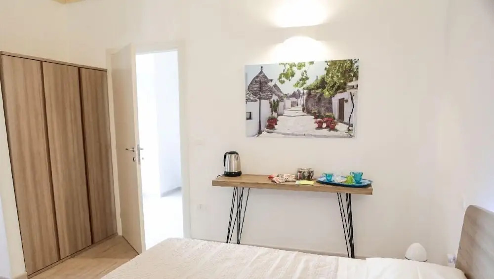 Ailanthus Holiday Suites