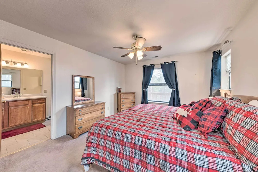 Spacious Ruidoso Cabin < 3 Mi to Downtown!