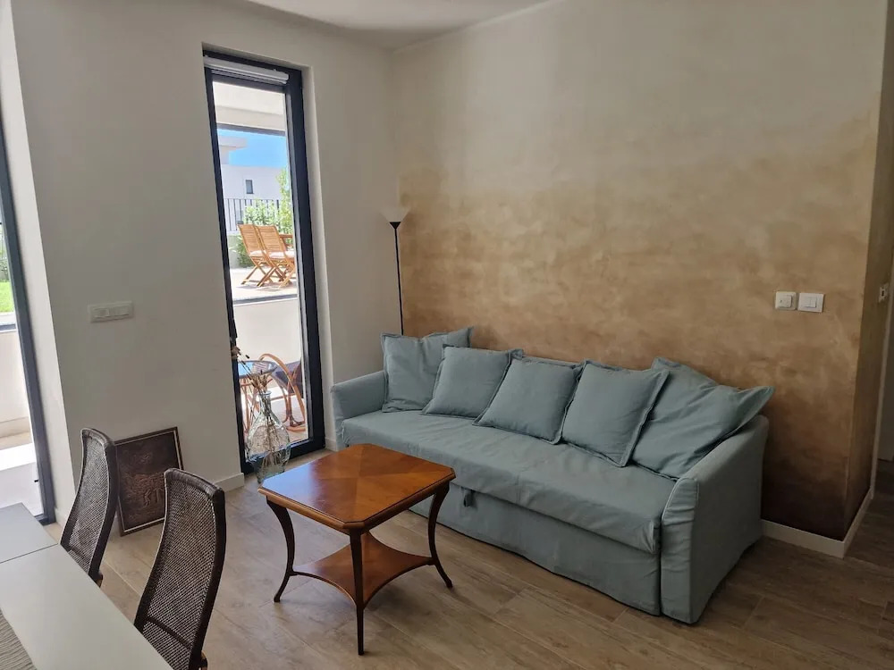 Luxury Modern apt w Garden, 3 min Walk to Beach