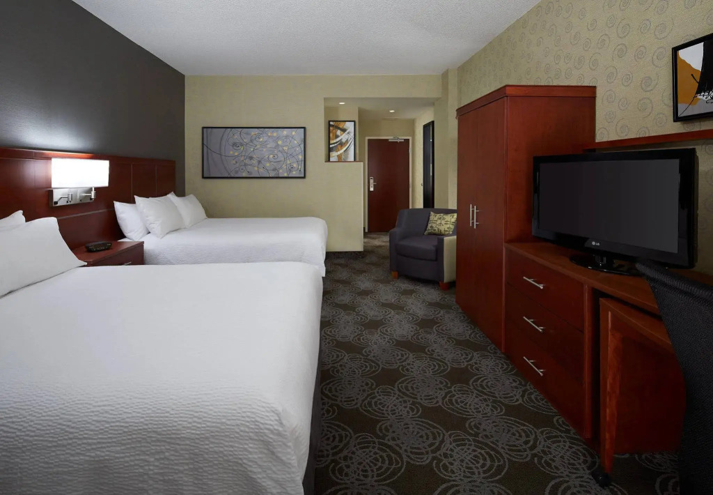 Courtyard by Marriott Montreal Airport