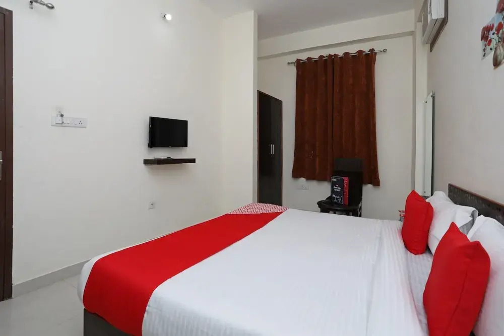 OYO 11553 Hotel Dhola Maru Residency