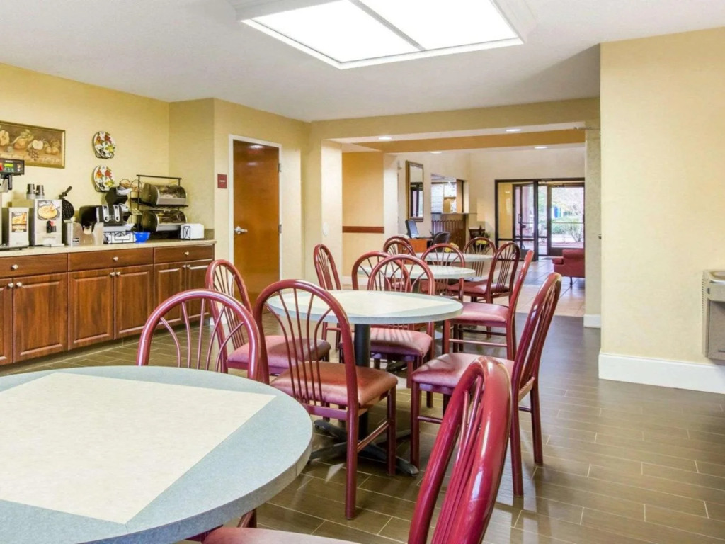 Quality Inn & Suites Canton, GA