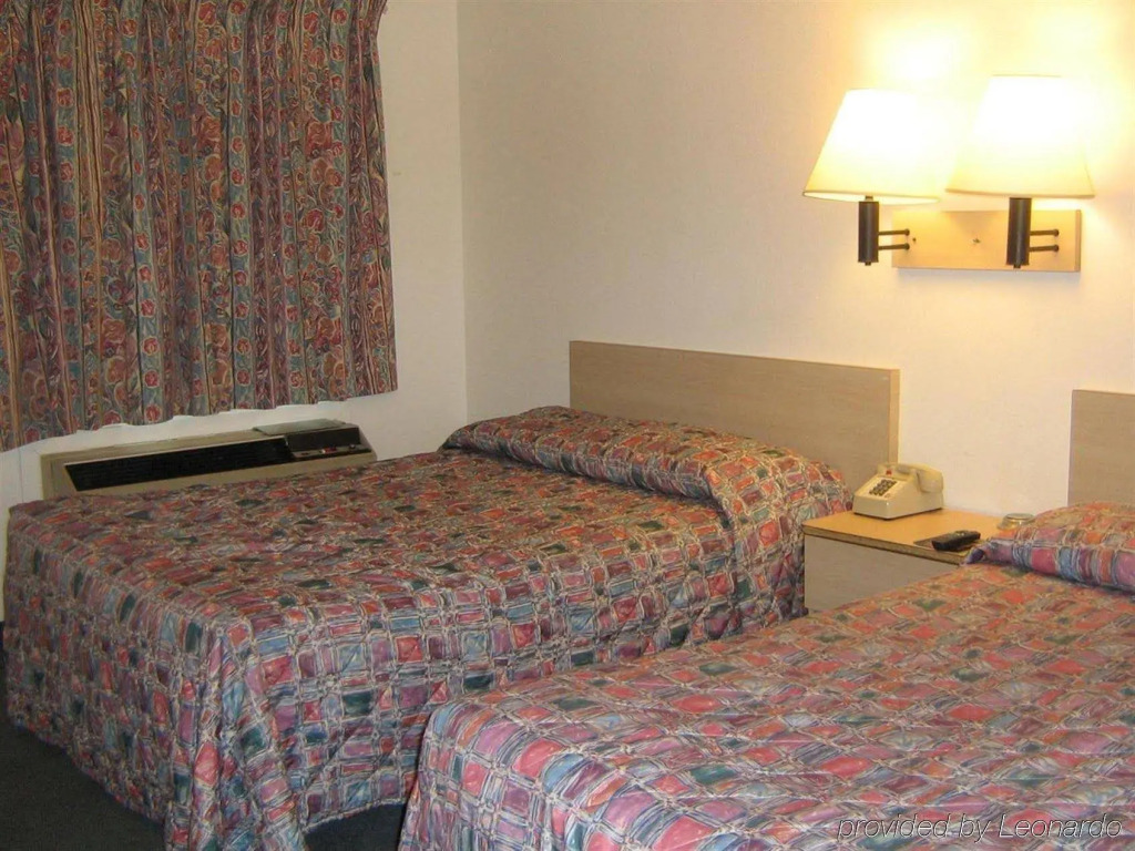 圣路易斯美洲佳值套房酒店(Americas Best Value Inn and Suites St. Louis)