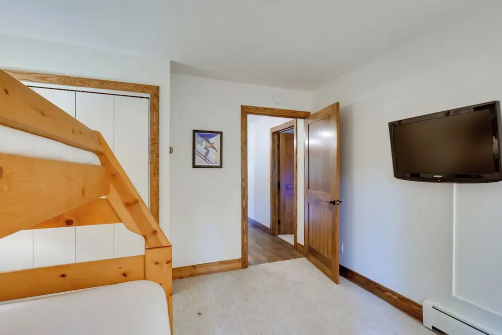 Walk to Ski Shuttle: Cozy Mountain Meadows Condo