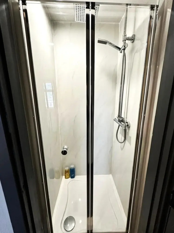 Leamington Spa-3 Bed-garden-pets-free Parking
