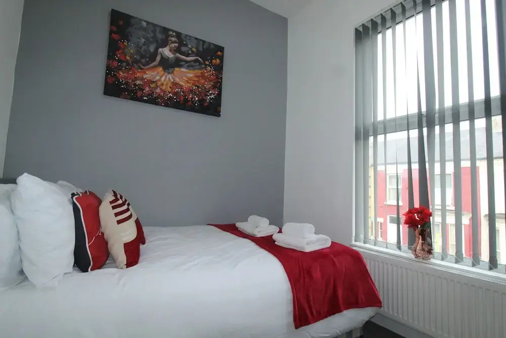 Sefton House by Smart Corporate Stays