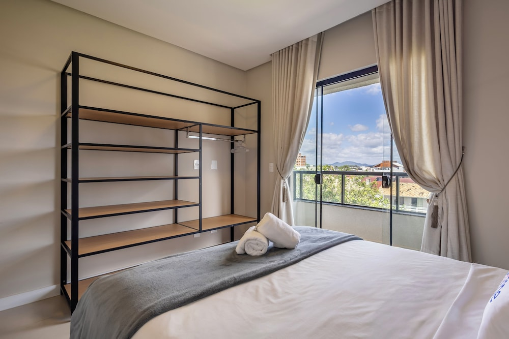 Feel the sea Breeze in This Condominium 220m From the Beach - Ibhs