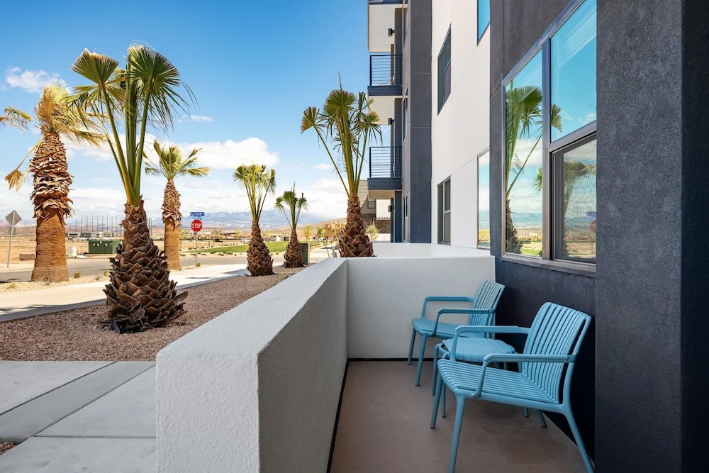 Desert Oasis 3 Bedroom Condo