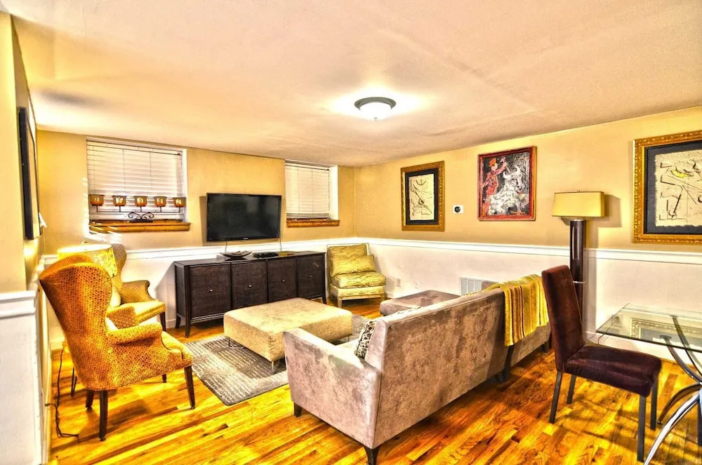 1717 Northwest Apartment #1030 - 2 Br Apts
