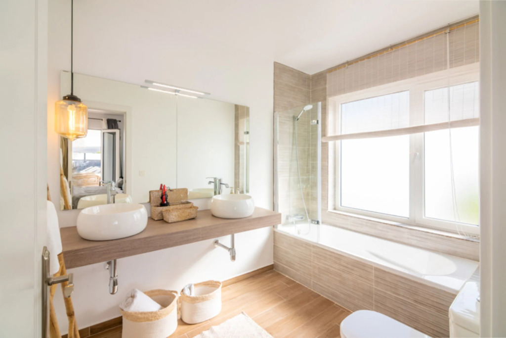 Villa AZAHAR Suites - beautiful and modern 3 bedroom property