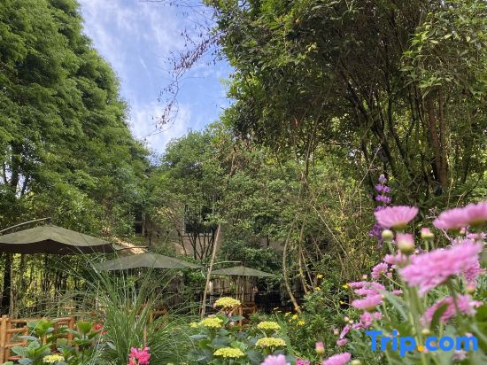 Xiyuan Yaji Holiday Hotel