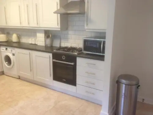 The Beeches 2 - Serviced Duplex Apartment