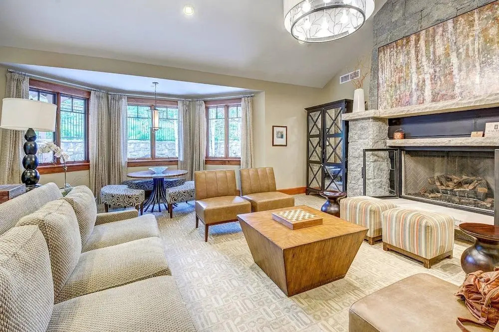 Hummingbird Retreat - Four Bedroom Townhome