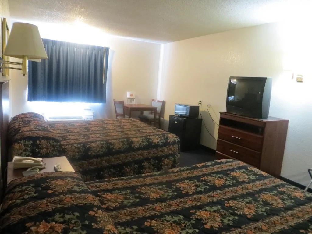 Econo Inn and Suites