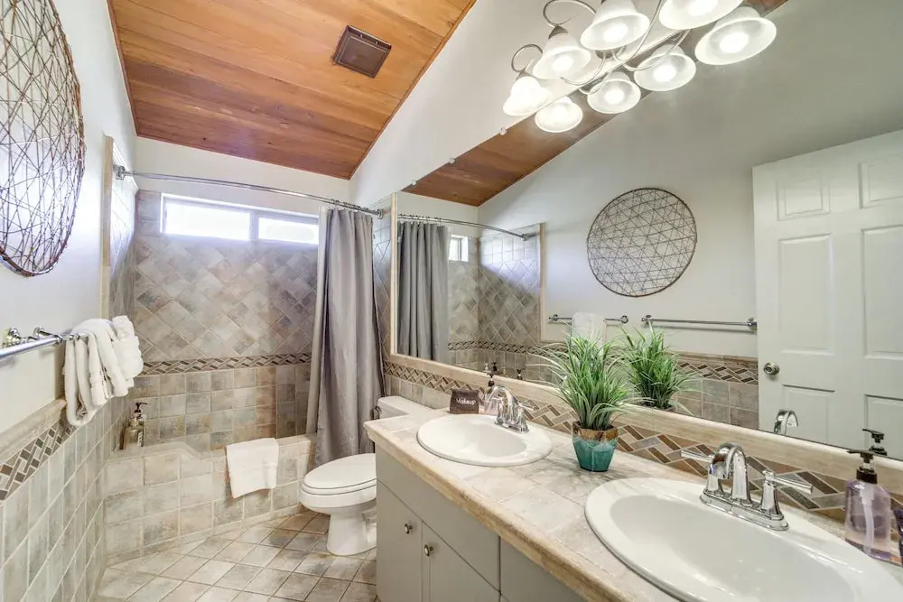 Castle Rock Views: Sedona Retreat w/ Hot Tub!