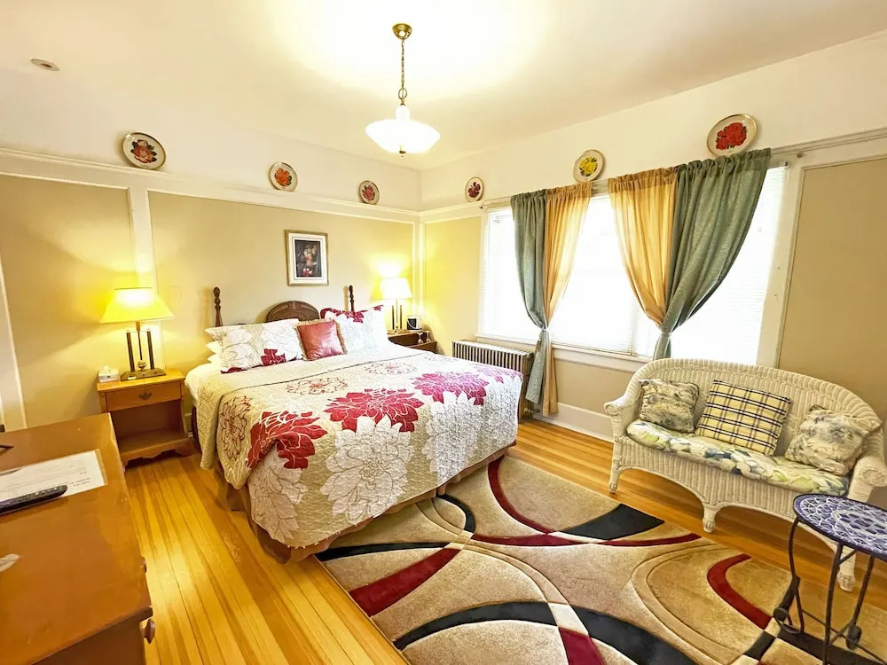 White Rose Inns & Motel