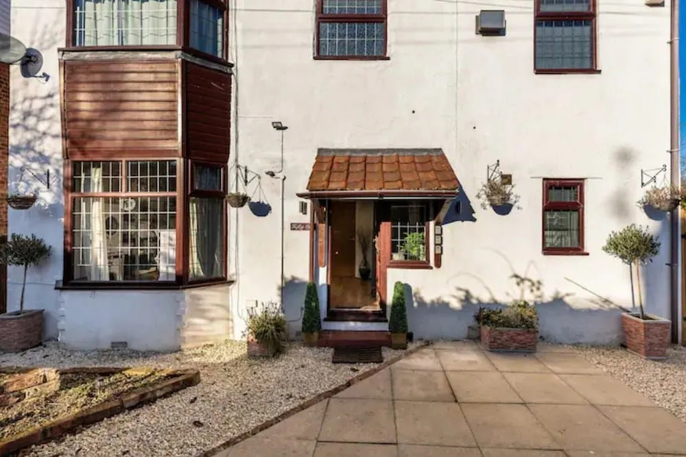 Camaraderie Guest House