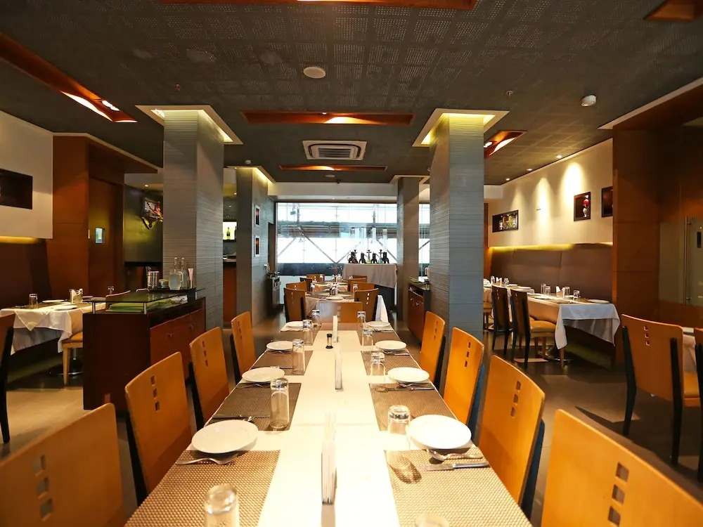 OYO 623 Hotel Suncity Premiere