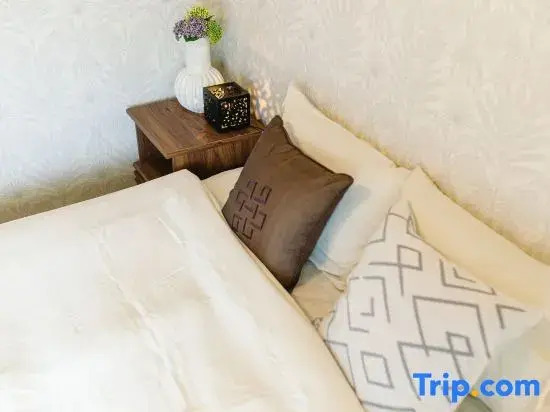 Yotsuya 3-chome Station 7-minute walk | Bali Resort Style Double Bed Room