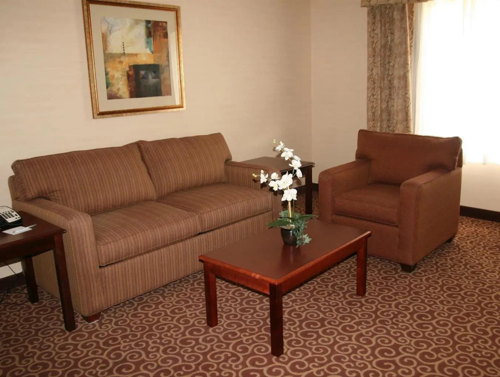 Hampton Inn & Suites Greensburg