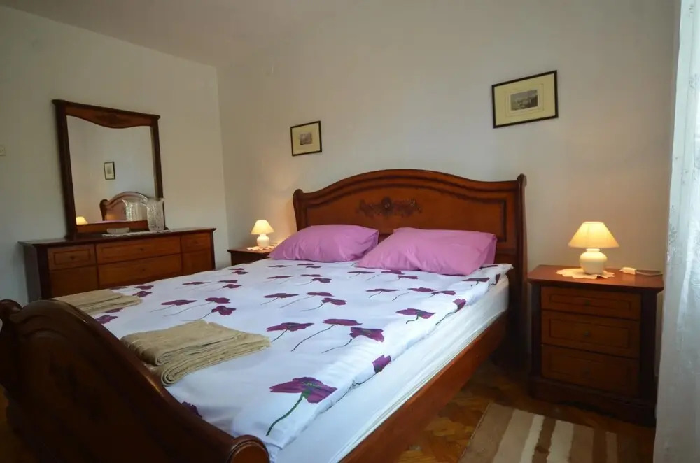 Tina - Two Bedroom Apartment