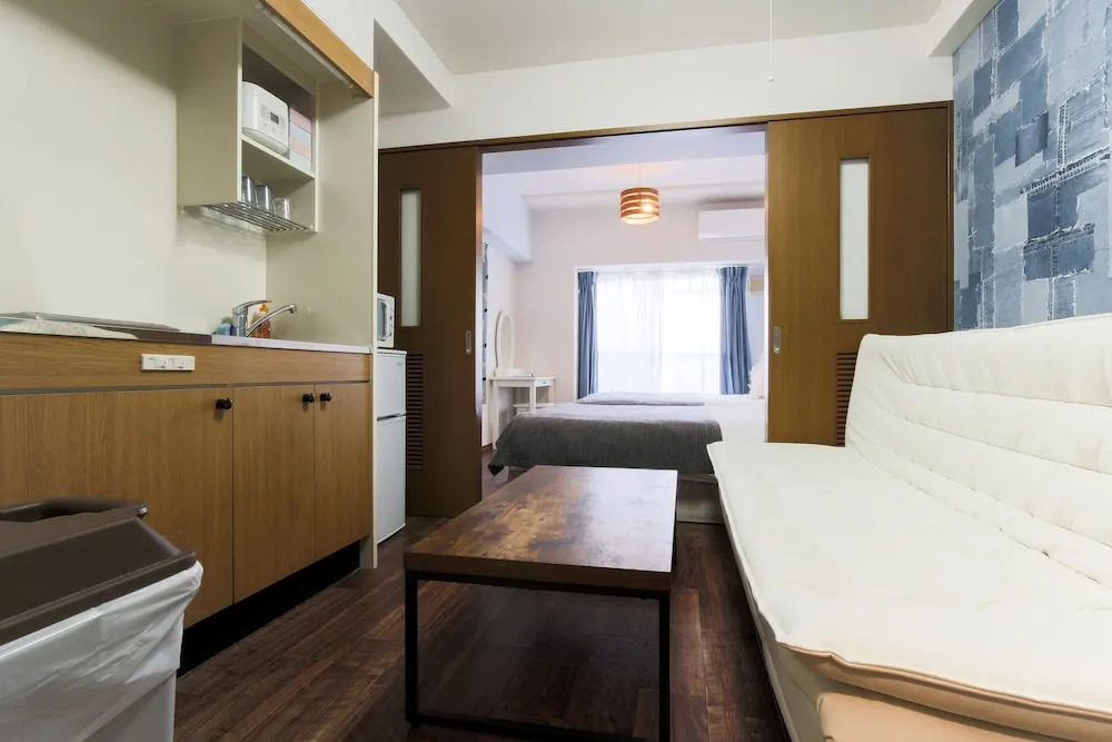 Grand Court Namba 401