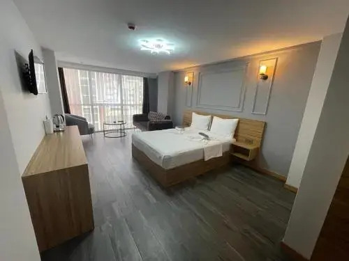 Eleven Palace Hotel
