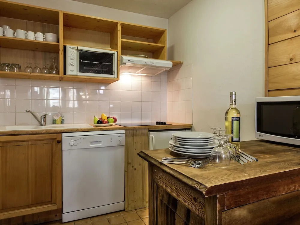 Savoyards and rustic studio in the heart of Val d'Isère