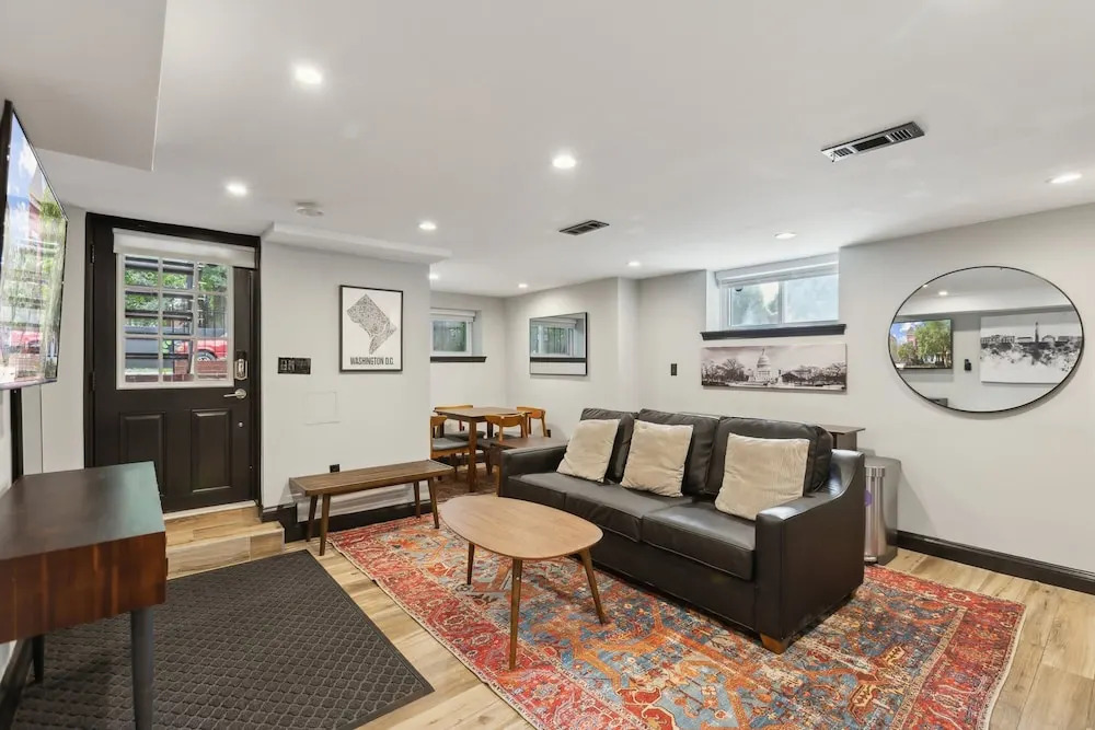 Charming 2BR Townhouse Condo in Heart of DC