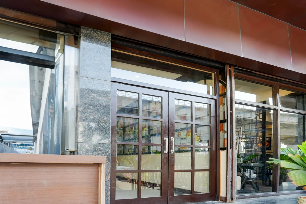 Super Townhouse Oak Mahadevapura Opposite Phoenix Mall Formerly Grand Wilton Inn