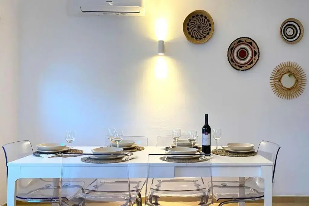 Albufeira Central Apartment, 10 mins walk to beach