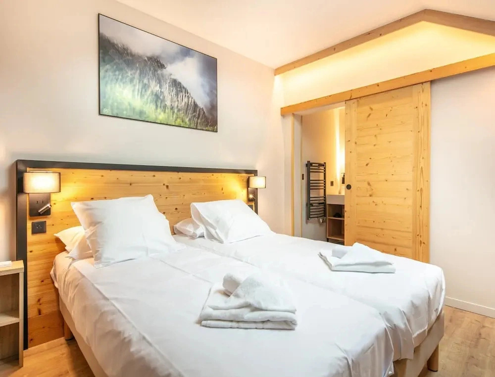 10-person Apartment With Balcony
