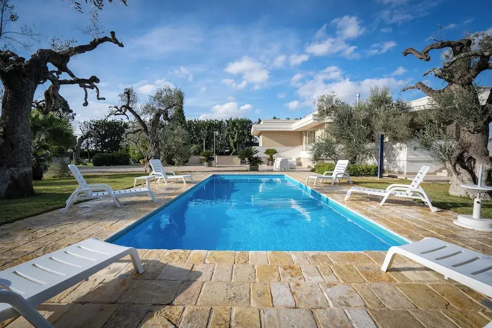 Villa Torricella Pool and Sunny Garden - Happy Rentals