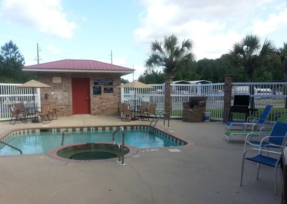 Super 8 by Wyndham Pascagoula