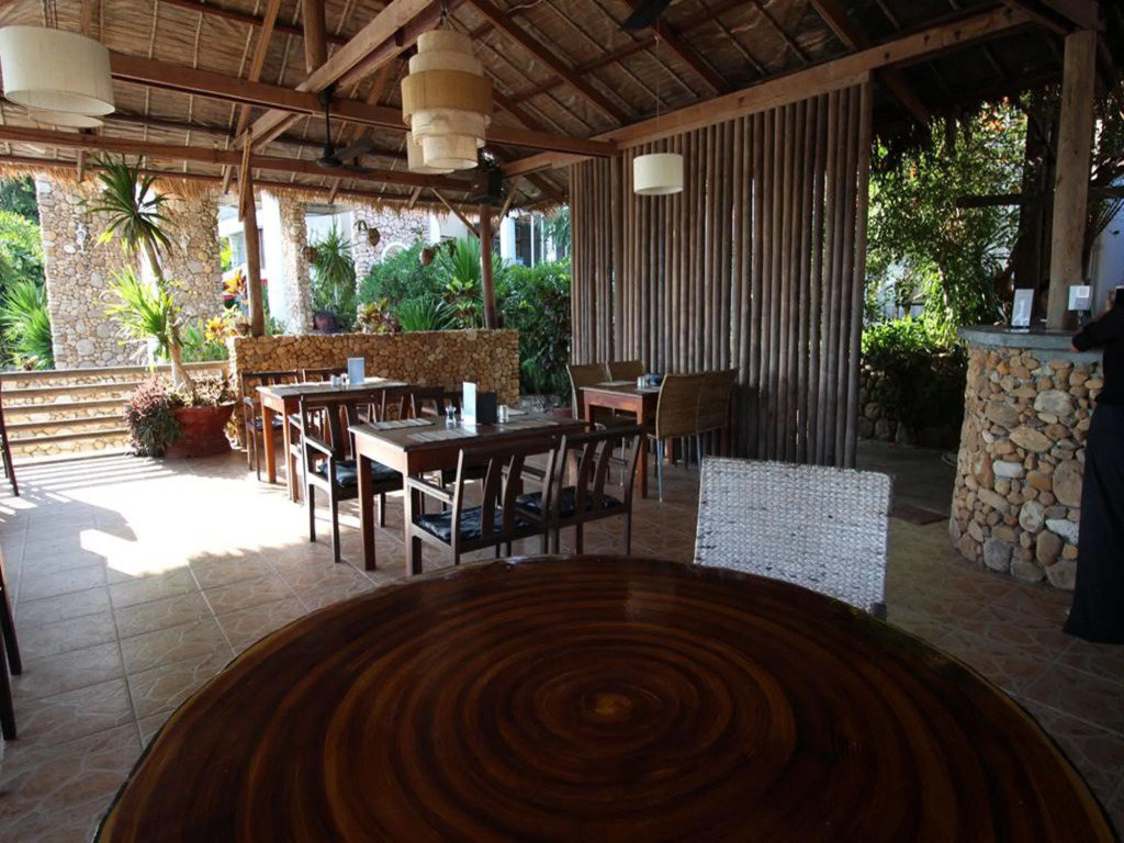 Saravoan-Kep Hotel