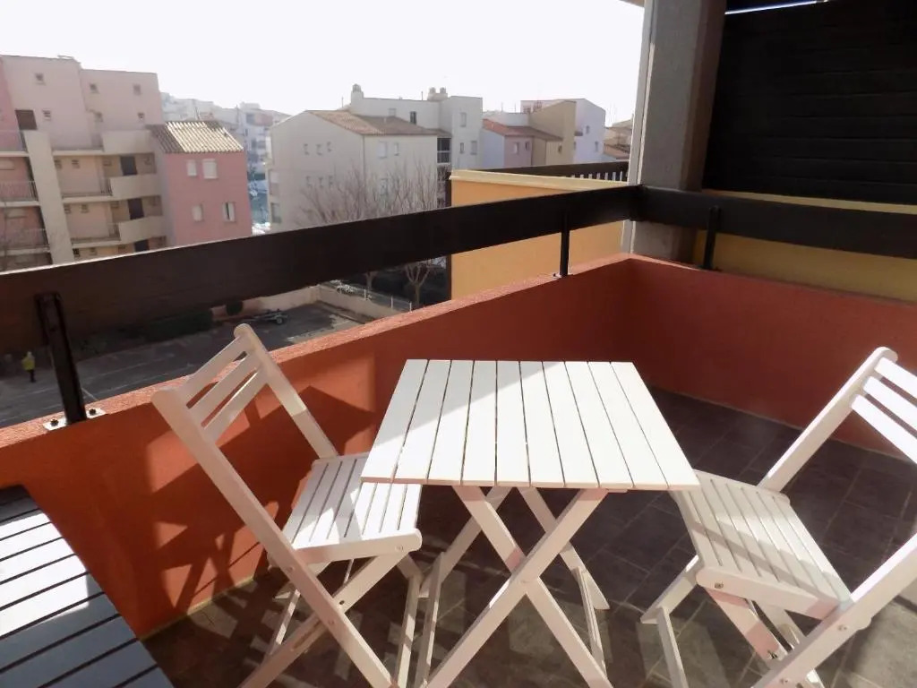 Languedoc Immobilier Appartement Studio Loggia Piscine Tennis Port - Brf153