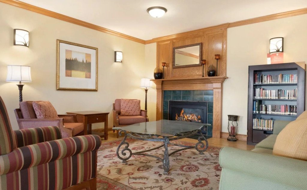 Country Inn & Suites by Radisson, Moline Airport