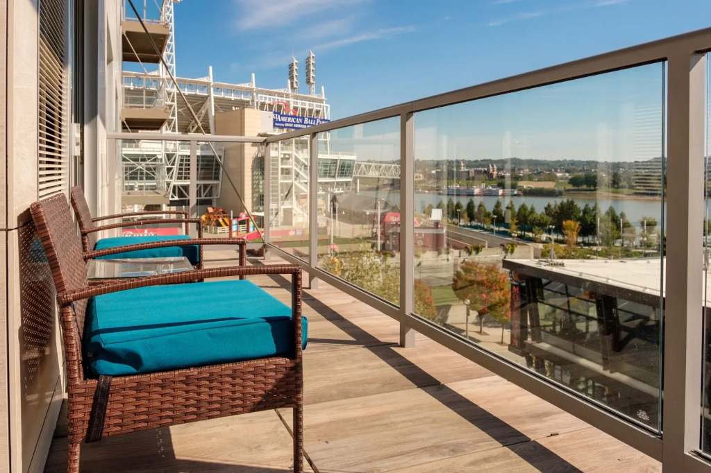 AC Hotel by Marriott Cincinnati at The Banks