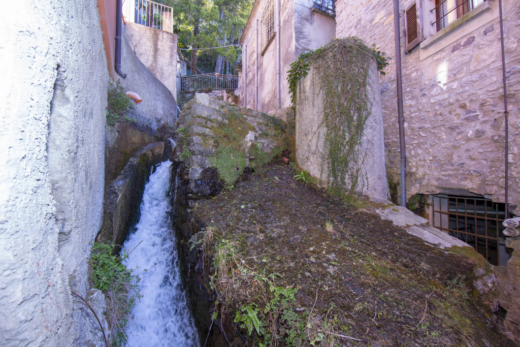 Fontana Del Lago Apartments