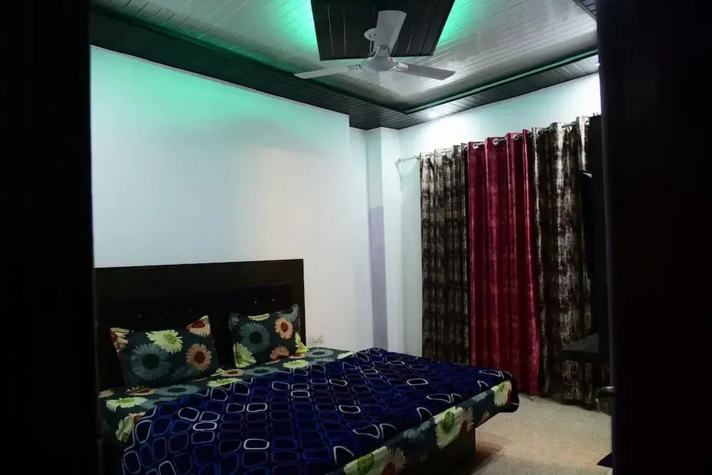 Aatithi Hotel By GRB