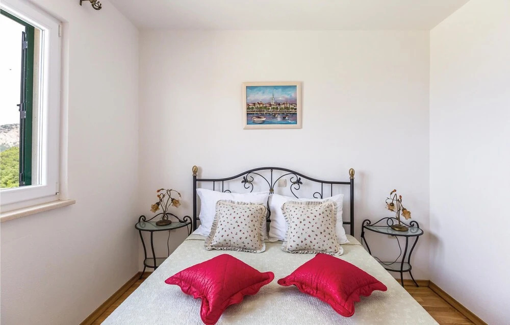 Amazing Home in Tucepi With Wifi and 4 Bedrooms